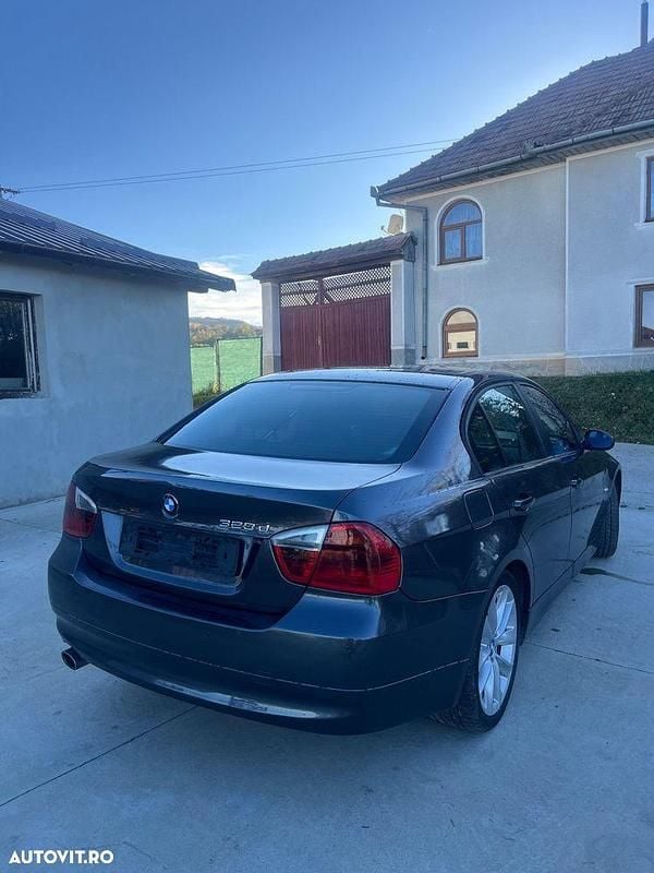Second-hand BMW 320 Sport Line 177 CP (130 kW) 2008 Culoaregri Berlinǎ