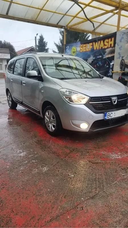 Second-hand 2019 Dacia Lodgy Monovolum | 6.999 EUR (Preț bun) - Imagine 1/4