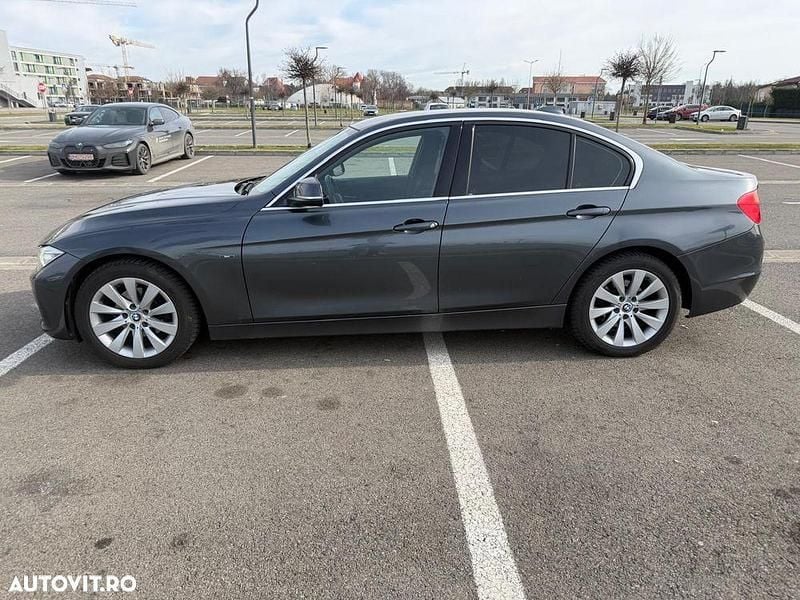 Second-hand BMW 318 Sport Line 143 CP (105 kW) 2013 Culoaregri Berlinǎ