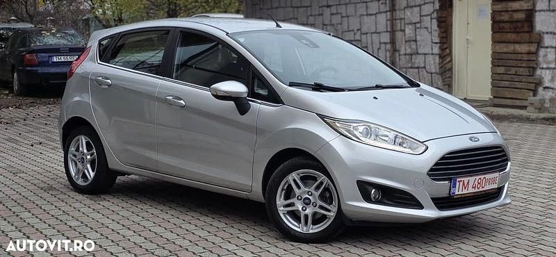 Second-hand Ford Fiesta Titanium 90 CP (66 kW) 2013 Culoareargint Hatchback