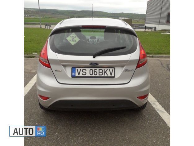 Second-hand Ford Fiesta 90 CP (66 kW) 2009 Argintiu Hatchback