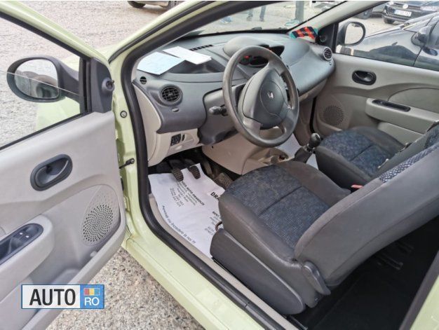 Second-hand Renault Twingo 60 CP (44 kW) 2007 Verde Hatchback