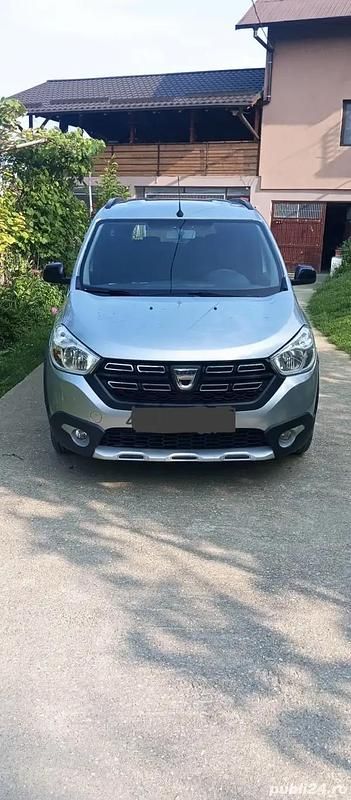 Argintiu Utilizat 2020 Dacia Lodgy Monovolum | 9.000 EUR (Preț OK) - Imagine 1/4
