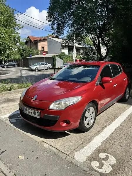 Utilizat 2011 Renault Mégane III Dynamique Hatchback | 4.450 EUR (Preț OK) - Imagine 1/4