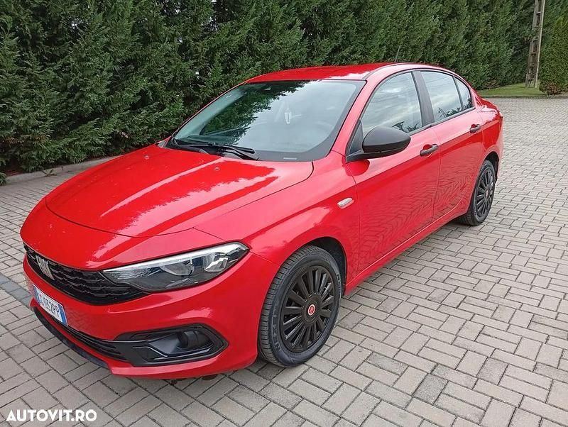 Culoarerosu Utilizat 2022 Fiat Tipo Berlinǎ | 8.500 EUR (Preț bun) - Imagine 1/4
