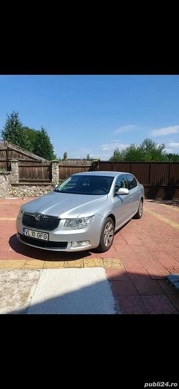 Utilizat 2009 Skoda Superb Berlinǎ | 5.990 EUR - Imagine 1/4