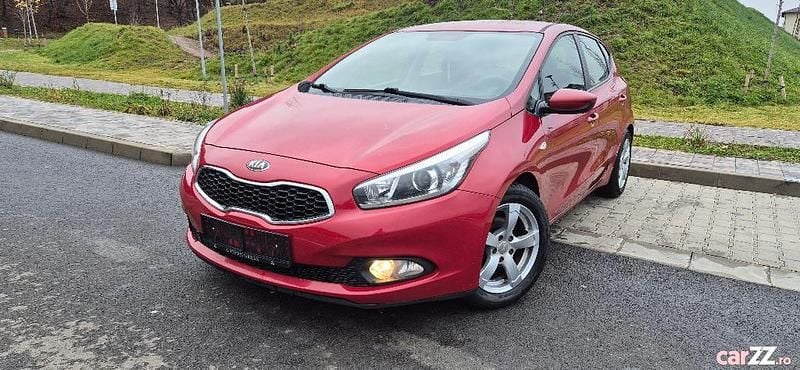 Roșu Utilizat 2013 Kia Ceed Hatchback | 6.450 EUR (Preț OK) - Imagine 1/4