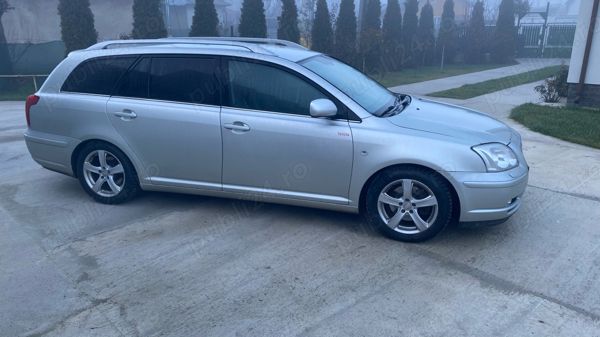 Gri Utilizat 2005 Toyota Avensis Break | 1.700 EUR (Preț OK) - Imagine 1/4