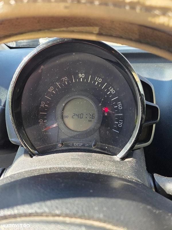 Second-hand Toyota Aygo 72 CP (52 kW) 2018 Culoarealb Hatchback