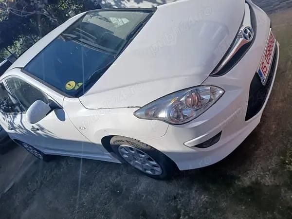 Utilizat 2011 Hyundai i30 Berlinǎ | 4.200 EUR (Preț bun) - Imagine 1/3