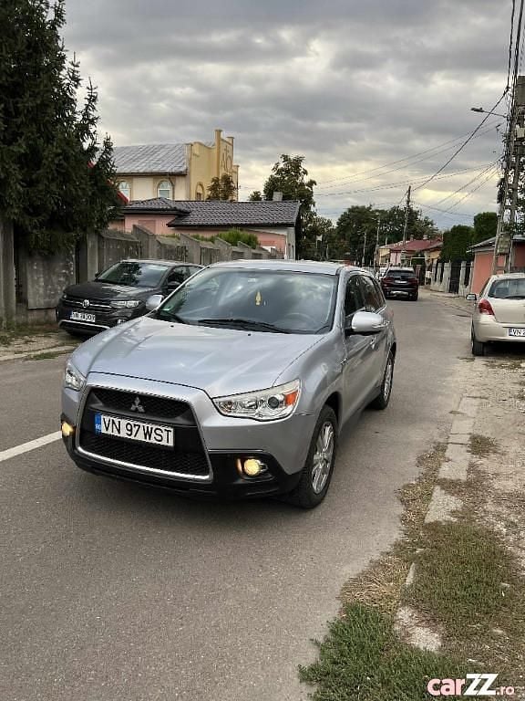 Gri Utilizat 2011 Mitsubishi ASX SUV | 6.200 EUR (Preț OK) - Imagine 1/4