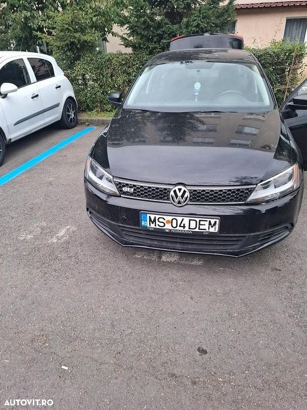 Culoarenegru Utilizat 2015 VW Jetta Hatchback | 7.999 EUR (Preț OK) - Imagine 1/4