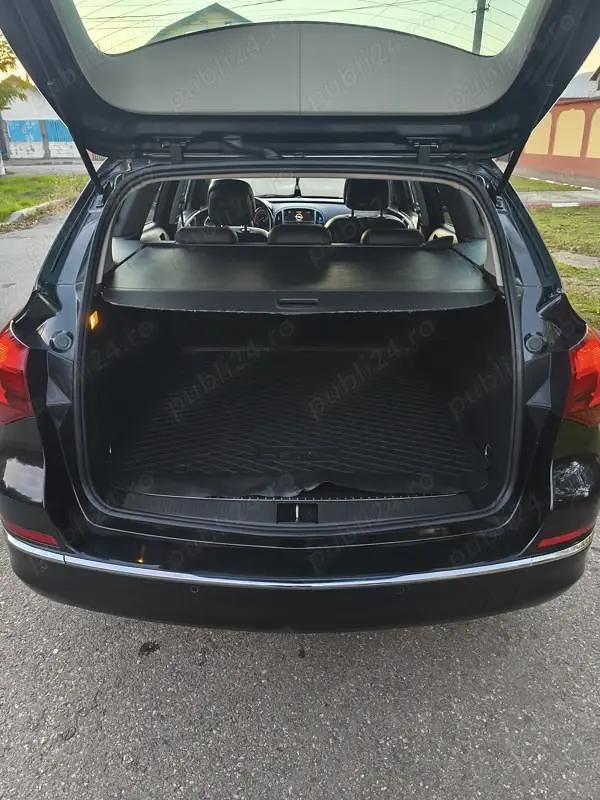 Negru Second-hand 2014 Opel Astra Sport Break | 5.000 EUR - Imagine 1/4