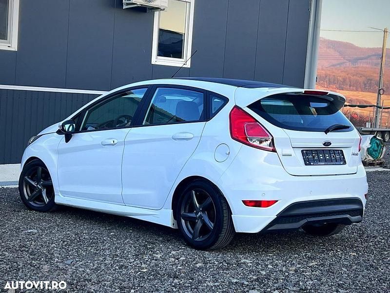 Second-hand Ford Fiesta ST-Line 100 CP (73 kW) 2013 Culoarealb Hatchback