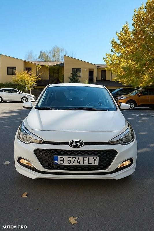 Culoarealb Utilizat 2017 Hyundai i20 | 7.300 EUR - Imagine 1/4