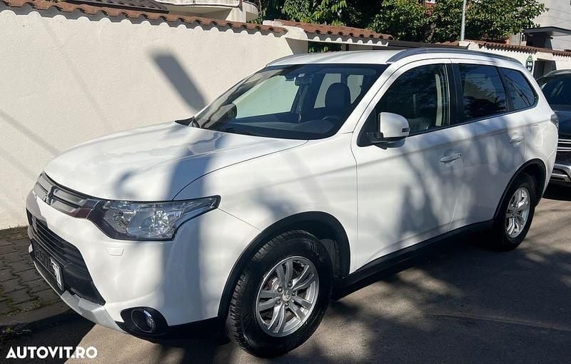 Culoarealb Utilizat 2014 Mitsubishi Outlander Intense SUV | 9.500 EUR (Preț OK) - Imagine 1/4