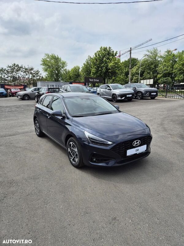 Albastru Nouă 2025 Hyundai i30 Hatchback | 23.767 EUR (Scump) - Imagine 1/4