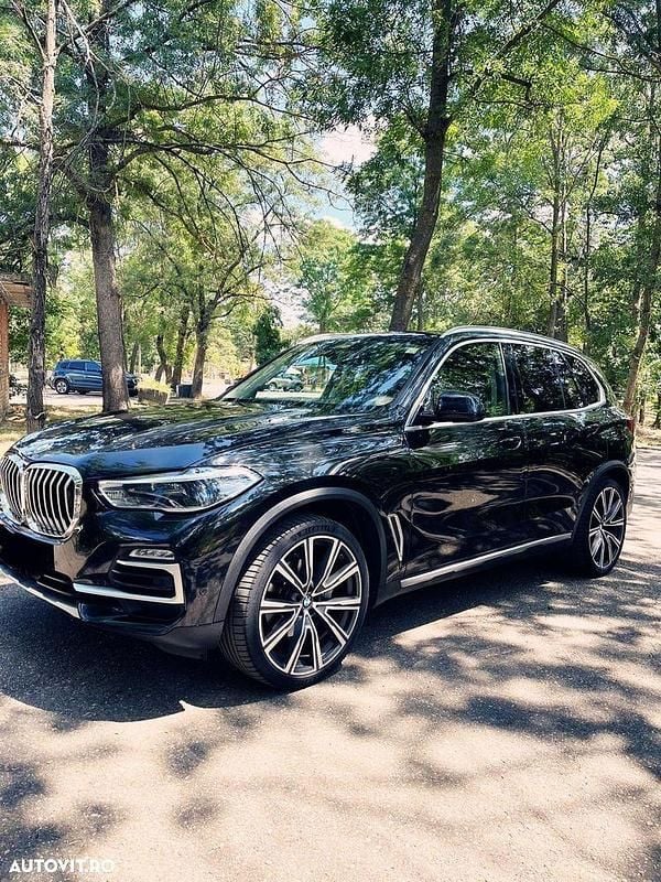 Second-hand BMW X5 286 CP (210 kW) 2021 Culoarenegru SUV