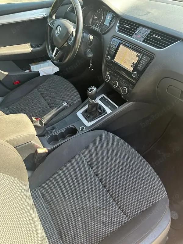 Second-hand Skoda Octavia 110 CP (80 kW) 2015 Negru Hatchback