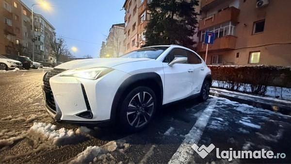 Utilizat 2021 Lexus UX 250h SUV | 23.000 EUR (Preț OK) - Imagine 1/4