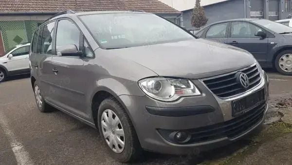Second-hand VW Touran 105 CP (77 kW) 2009 Gri Monovolum