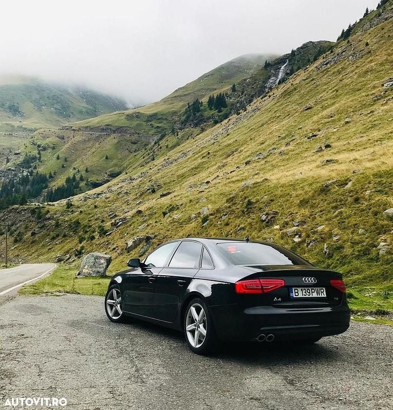 Culoarenegru Utilizat 2014 Audi A4 S-Line Berlinǎ | 9.650 EUR (Preț bun) - Imagine 1/4