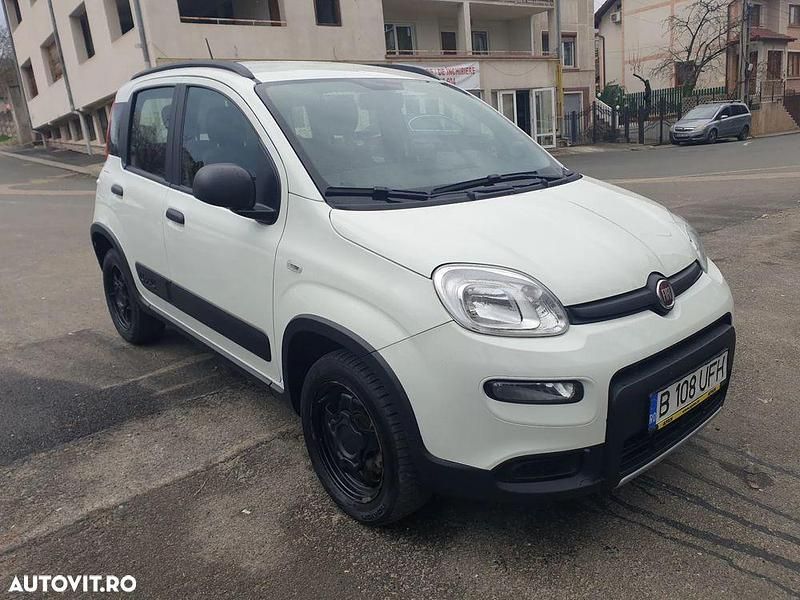 Culoarealb Utilizat 2020 Fiat Panda 4x4 Hatchback | 9.999 EUR - Imagine 1/4