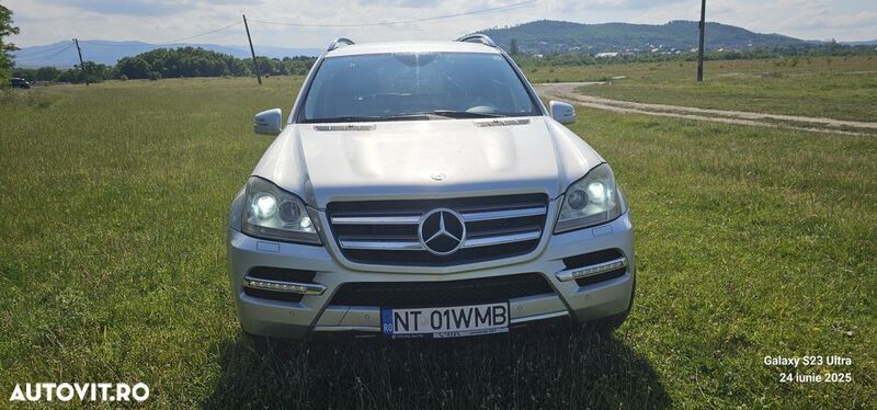 Gri Utilizat 2010 Mercedes GL350 SUV | 12.500 EUR - Imagine 1/4