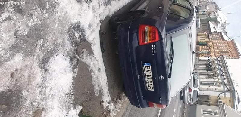 Second-hand Opel Astra 66 CP (48 kW) 2008 Albastru Berlinǎ