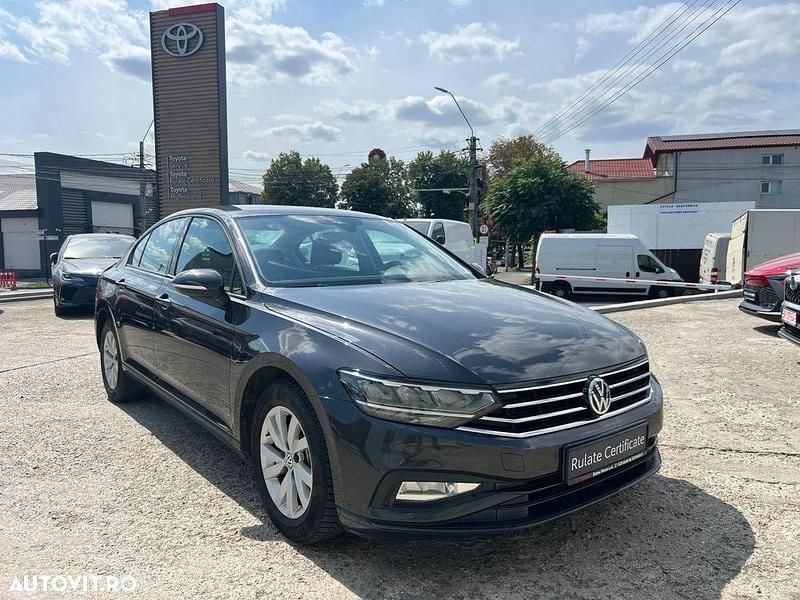Culoarenegru Utilizat 2020 VW Passat Comfortline Break | 18.399 EUR (Preț OK) - Imagine 1/4