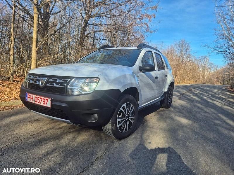 Culoarealb Utilizat 2014 Dacia Duster Ice SUV | 5.650 EUR (Super Preț) - Imagine 1/4