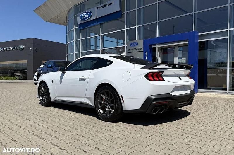 Second-hand Ford Mustang Dark Horse 453 CP (333 kW) 2025 Culoarealb Coupe