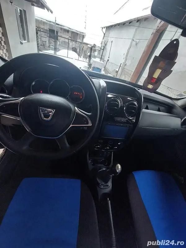 Second-hand Dacia Duster 110 CP (80 kW) 2017 Negru Hatchback