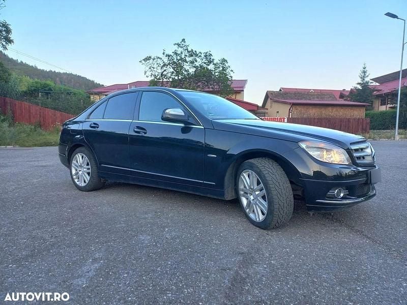 Second-hand Mercedes C200 Avantgarde 183 CP (134 kW) 2008 Culoarenegru Berlinǎ