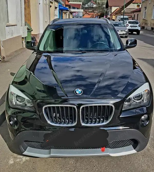 Negru Utilizat 2011 BMW X1 SUV | 8.000 EUR (Preț OK) - Imagine 1/4