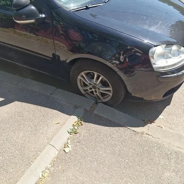 Negru Utilizat 2006 VW Golf V Hatchback | 3.000 EUR (Preț OK) - Imagine 1/4