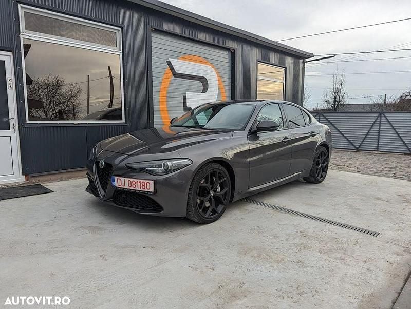 Culoaregri Utilizat 2019 Alfa Romeo Giulia Berlinǎ | 14.800 EUR - Imagine 1/4