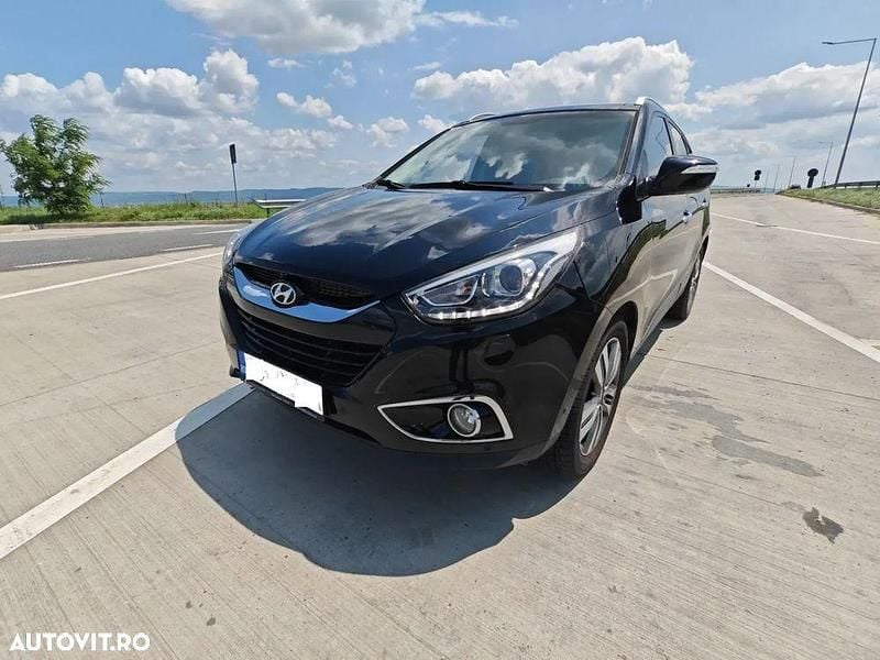 Culoarenegru Utilizat 2015 Hyundai ix35 Premium SUV | 11.000 EUR (Preț bun) - Imagine 1/4