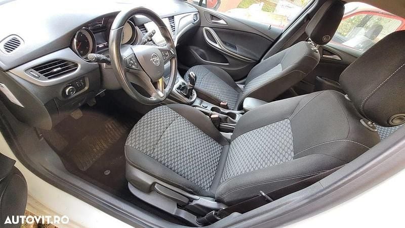 Second-hand Opel Astra Excellence 110 CP (80 kW) 2017 Culoarealb Hatchback