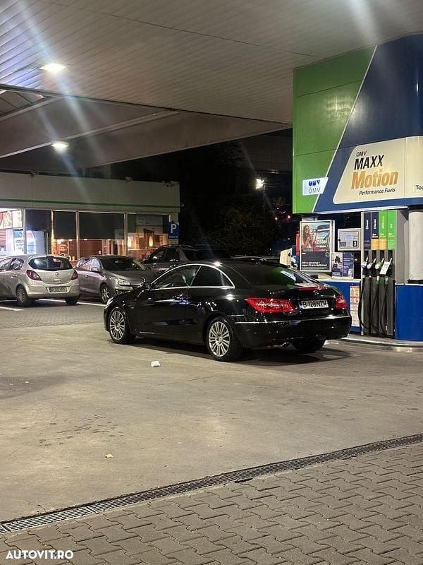 Negru Utilizat 2009 Mercedes E250 Coupe | 8.250 EUR - Imagine 1/4