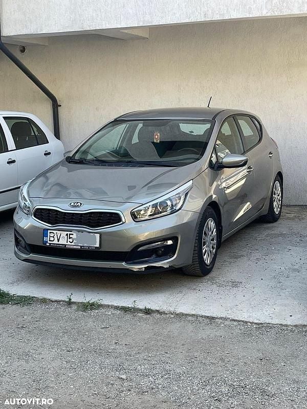 Culoaregri Utilizat 2015 Kia Ceed Hatchback | 6.500 EUR (Preț bun) - Imagine 1/4