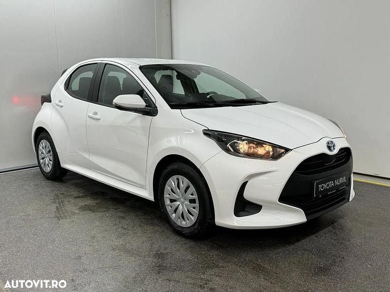 Second-hand Toyota Yaris Hybrid 92 CP (67 kW) 2023 Culoarealb