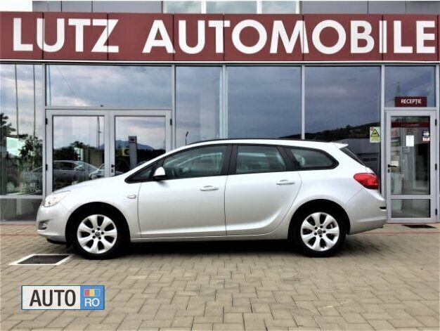 Second-hand Opel Astra Edition 164 CP (120 kW) 2012 Gri Break