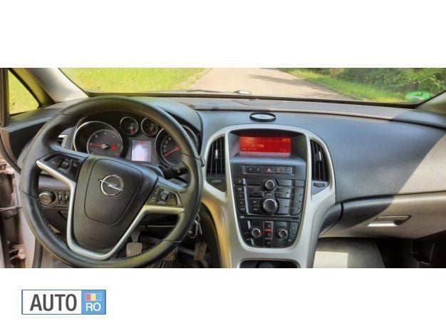 Second-hand Opel Astra 125 CP (91 kW) 2011 Gri Break