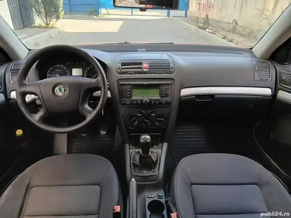 Utilizat 2007 Skoda Octavia Berlinǎ | 2.000 EUR (Preț bun) - Imagine 1/4