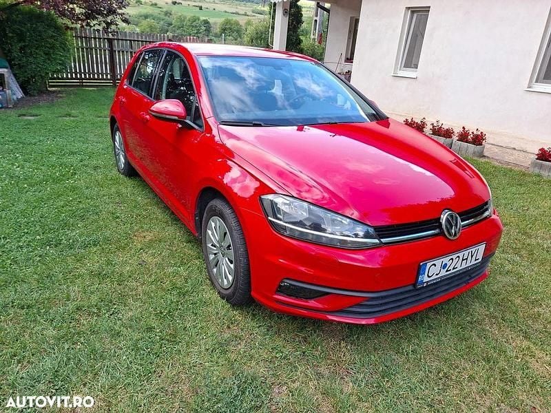 Culoarerosu Utilizat 2019 VW Golf VII Trendline Hatchback | 14.250 EUR (Puțin scump) - Imagine 1/4