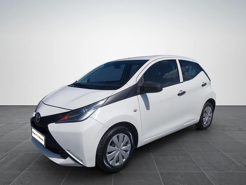 Alb Utilizat 2017 Toyota Aygo X-play Hatchback | 7.250 EUR (Preț OK) - Imagine 1/1