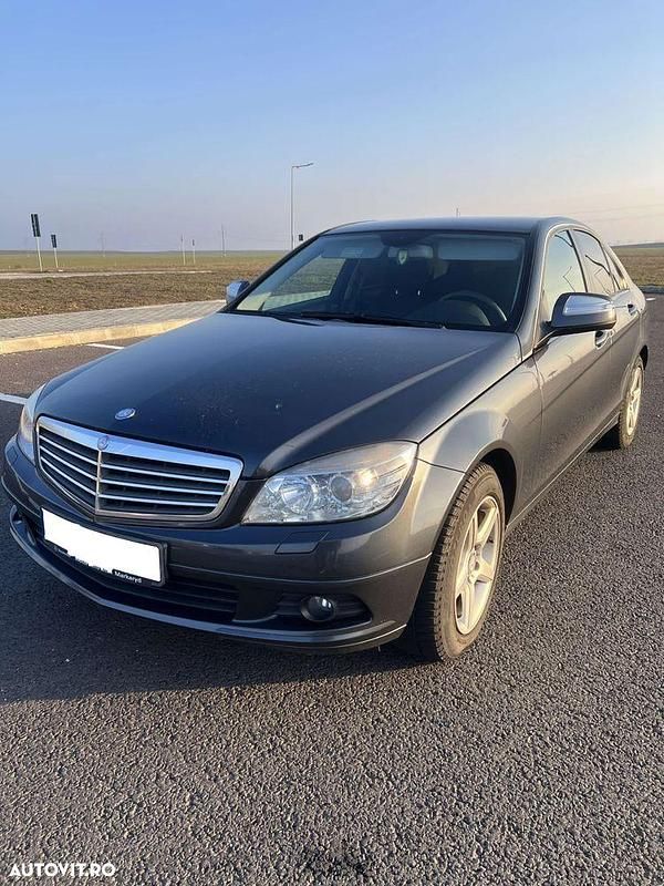 Culoareargint Utilizat 2008 Mercedes C220 Berlinǎ | 6.000 EUR (Preț OK) - Imagine 1/4