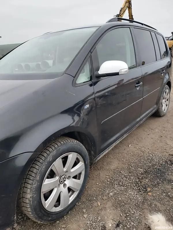 Utilizat 2008 VW Touran R-line Monovolum | 4.000 EUR (Preț OK) - Imagine 1/4