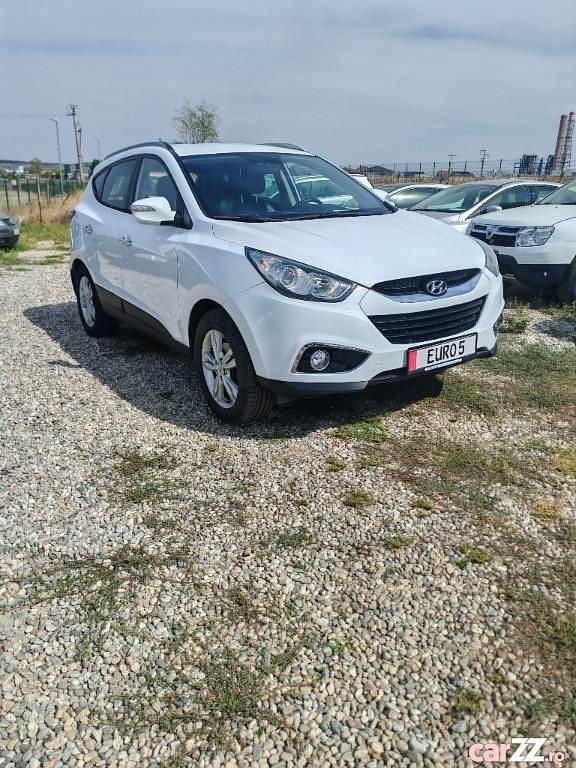 Alb Utilizat 2011 Hyundai ix35 SUV | 4.999 EUR - Imagine 1/4